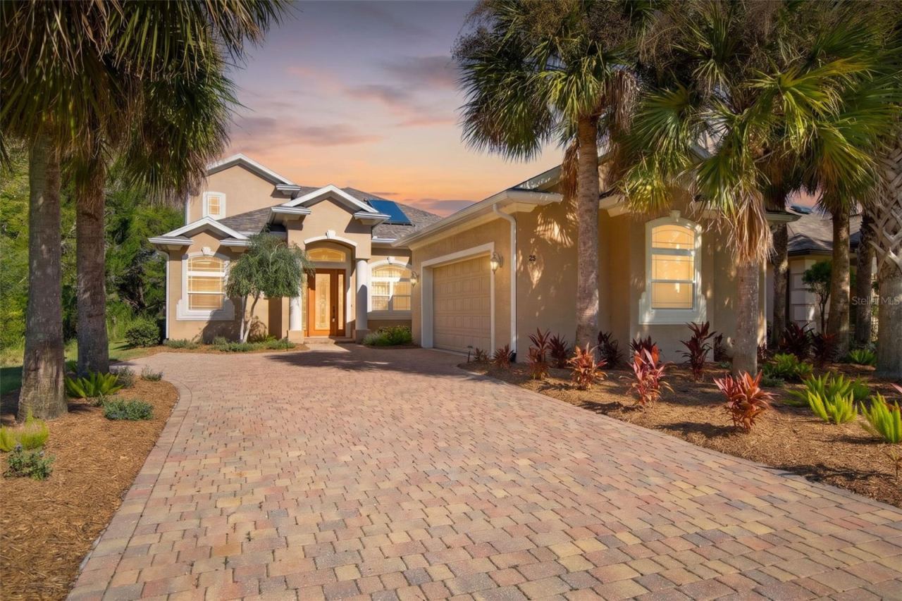 25 Emerald Lake Ct, Palm Coast