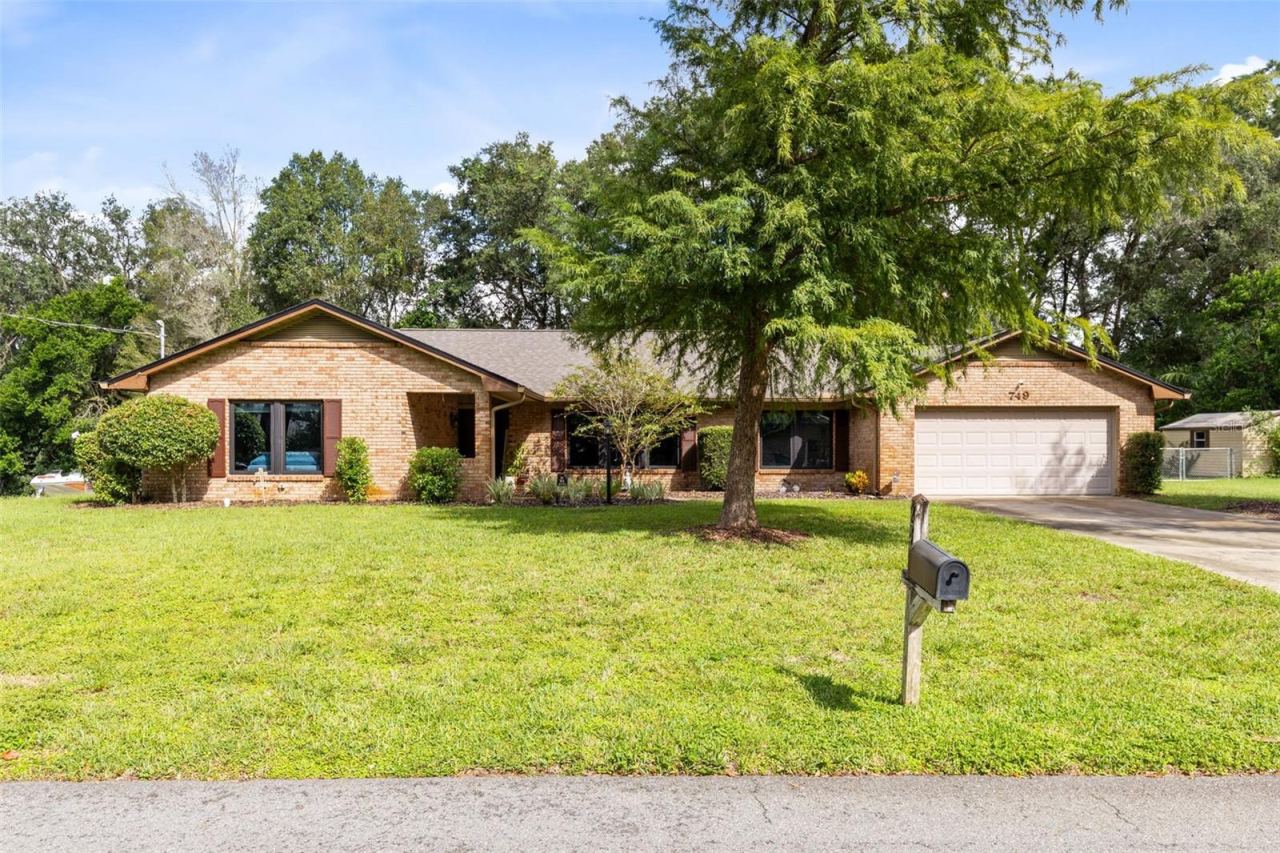 Photo 2 of 749 Westchester Dr, Deland, FL 32724