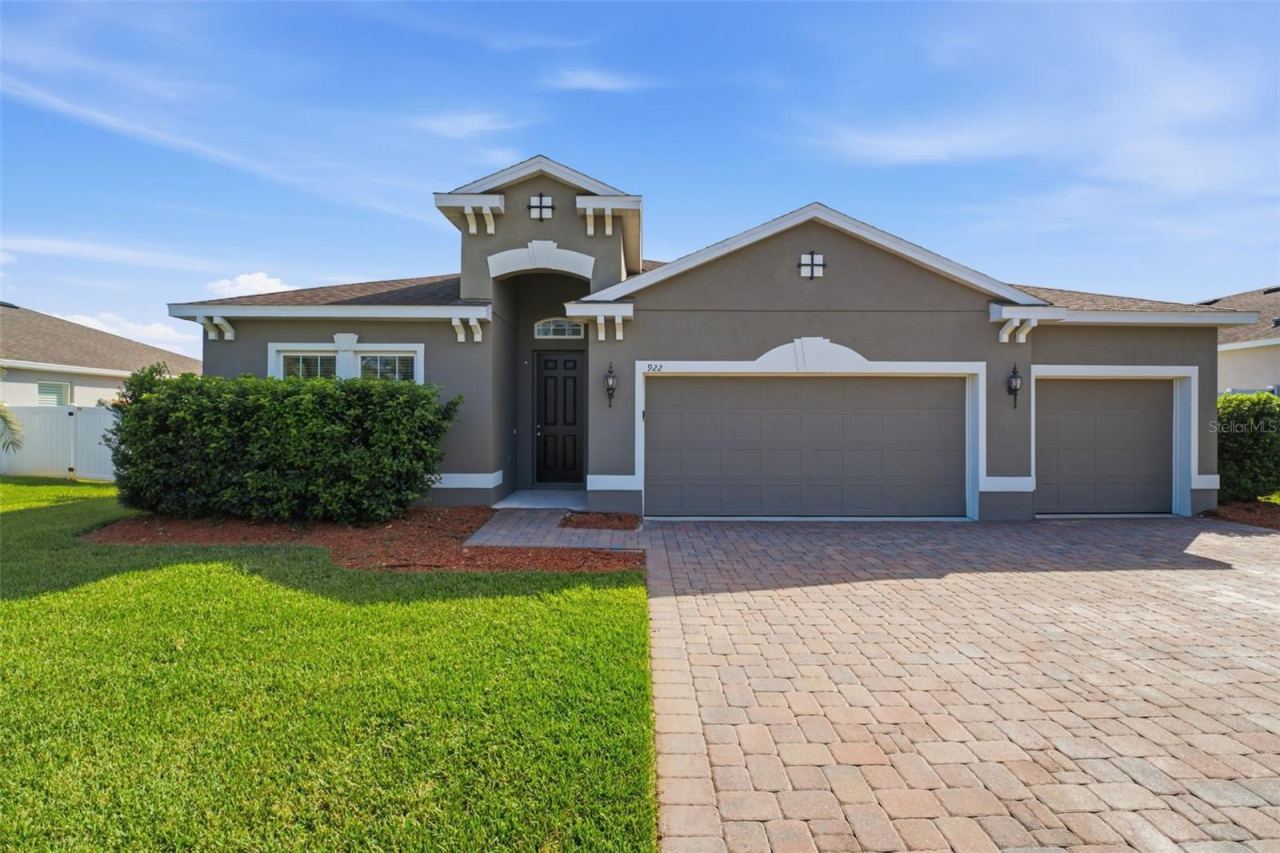 Photo 3 of 922 Glazebrook Loop, Orange City, FL 32763