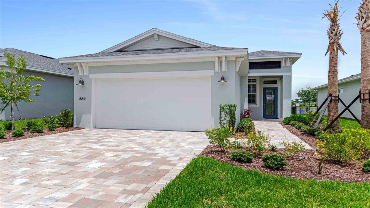 Photo 2 of 889 Megano Blvd, Deland, FL 32724