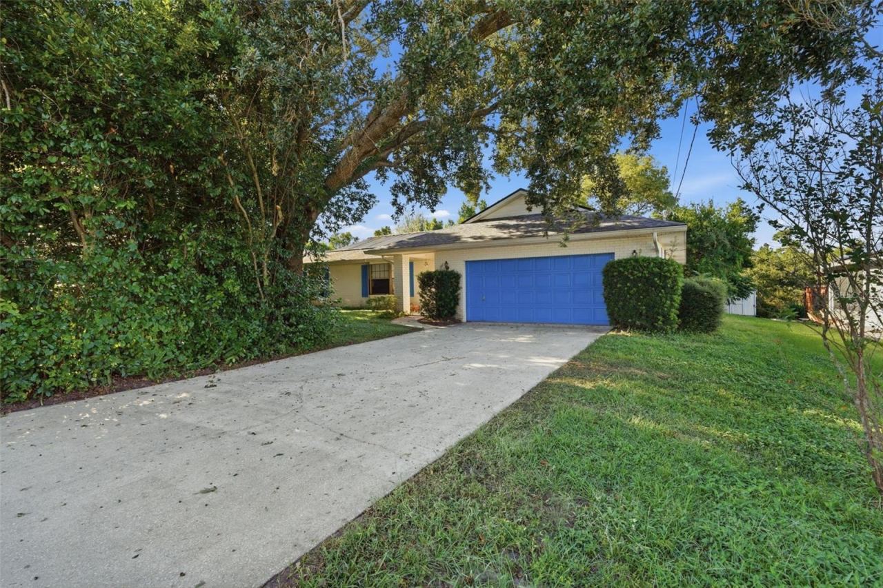 Photo 2 of 1626 W Akron Dr, Deltona, FL 32725