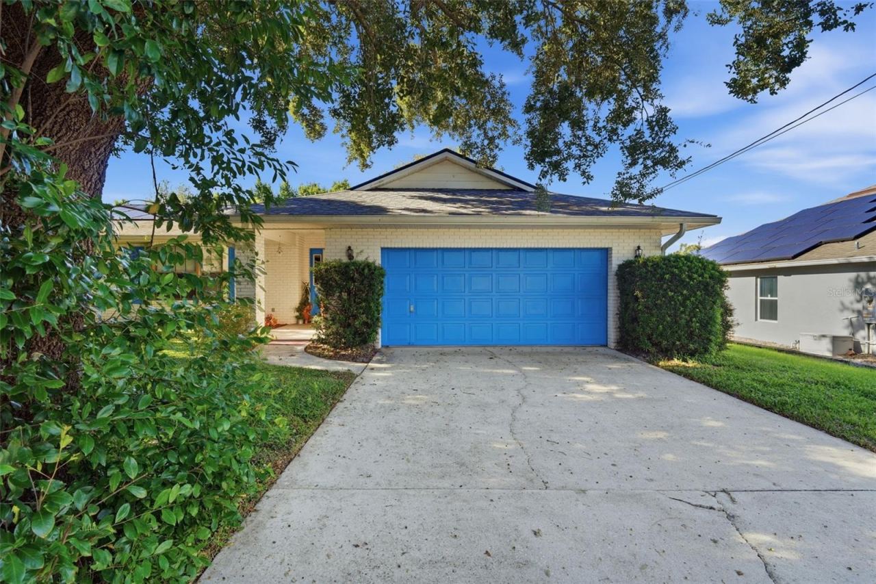 Photo 3 of 1626 W Akron Dr, Deltona, FL 32725
