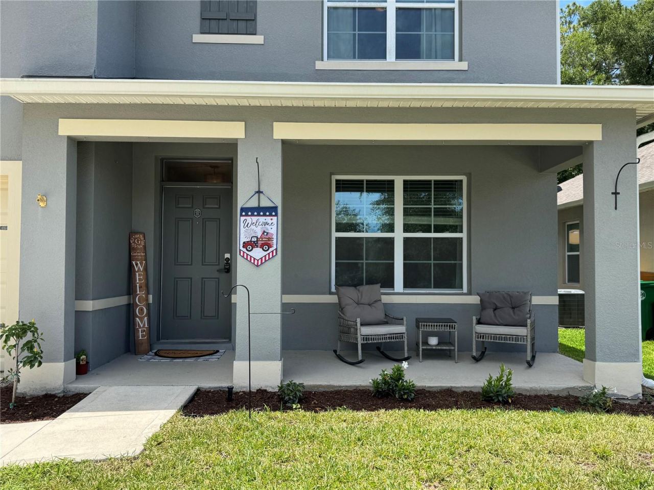 Photo 2 of 325 Charles Dr, Deland, FL 32724