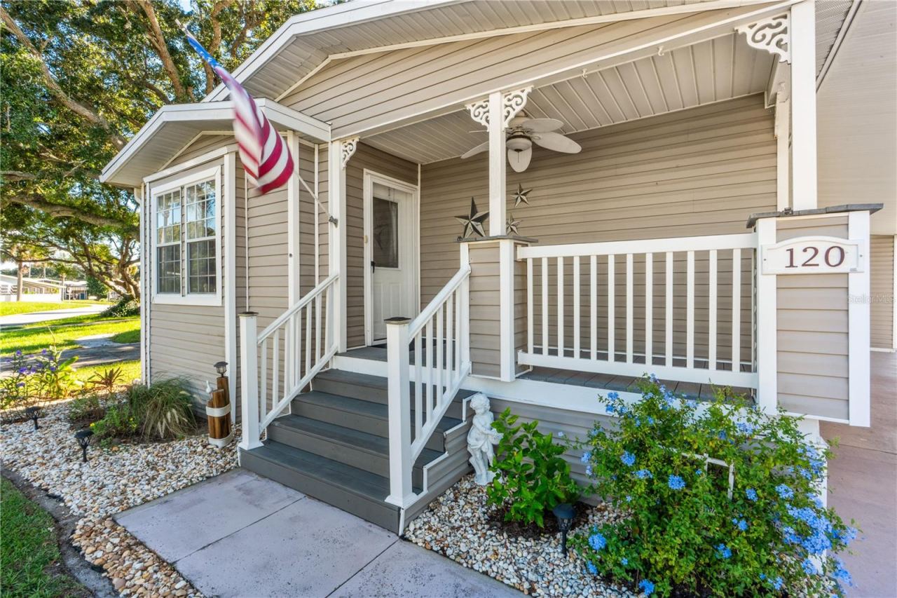 Photo 2 of 120 Ash St, Edgewater, FL 32141