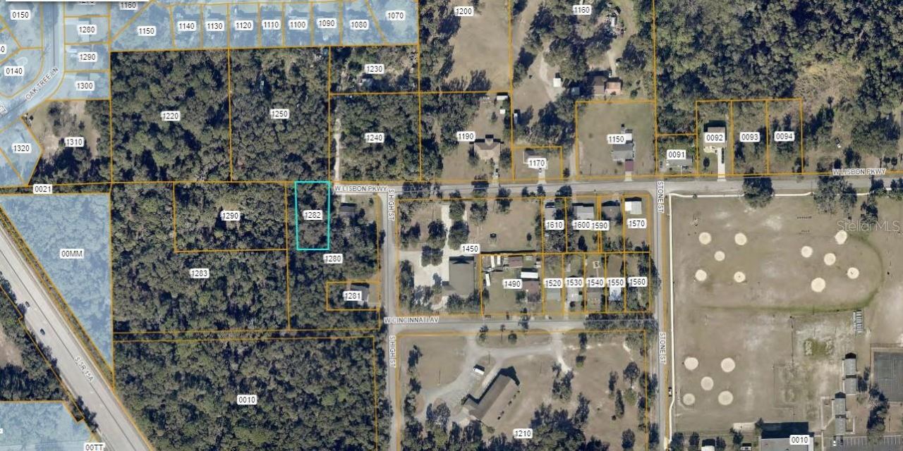 Photo 2 of 811 W Lisbon Pkwy, Deland, FL 32720