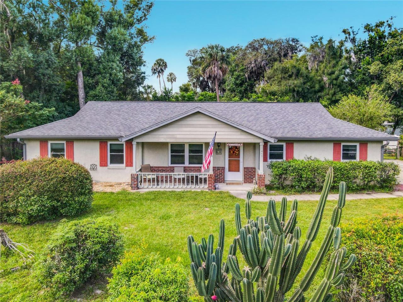 Photo 2 of 469 S Frederick Ave, Orange City, FL 32763