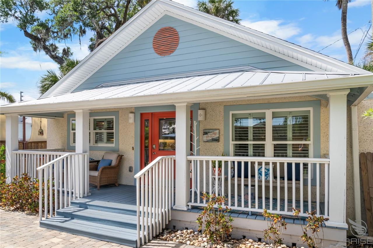 Photo 3 of 305 Live Oak, New Smyrna Beach, FL 32168
