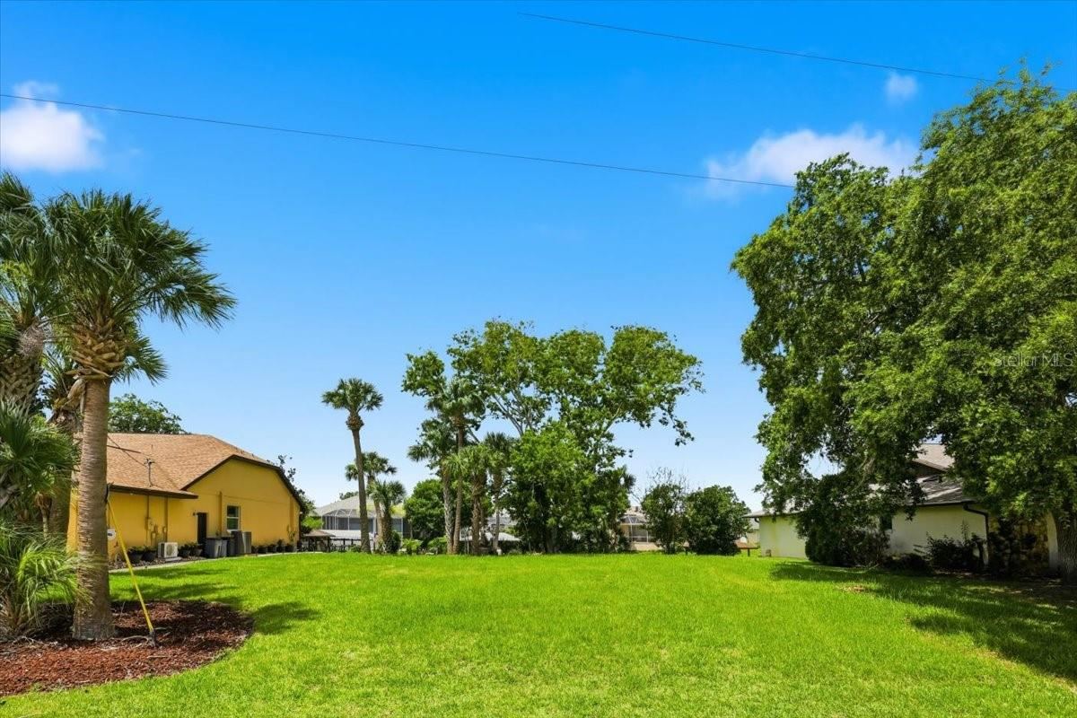 Photo 2 of 27 Cottonwood Ct, Palm Coast, FL 32137