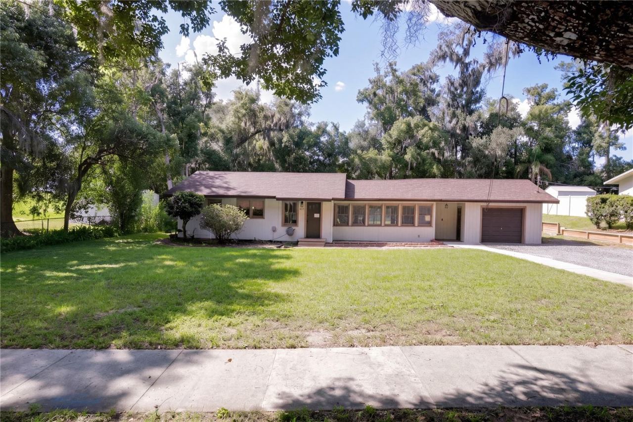 467 S Carpenter Ave, Orange City