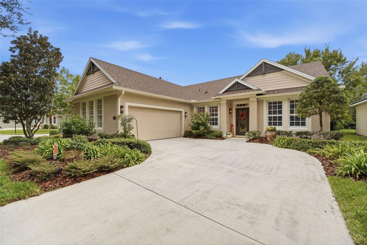 Photo 3 of 1024 Heron Point Cir, Deland, FL 32724