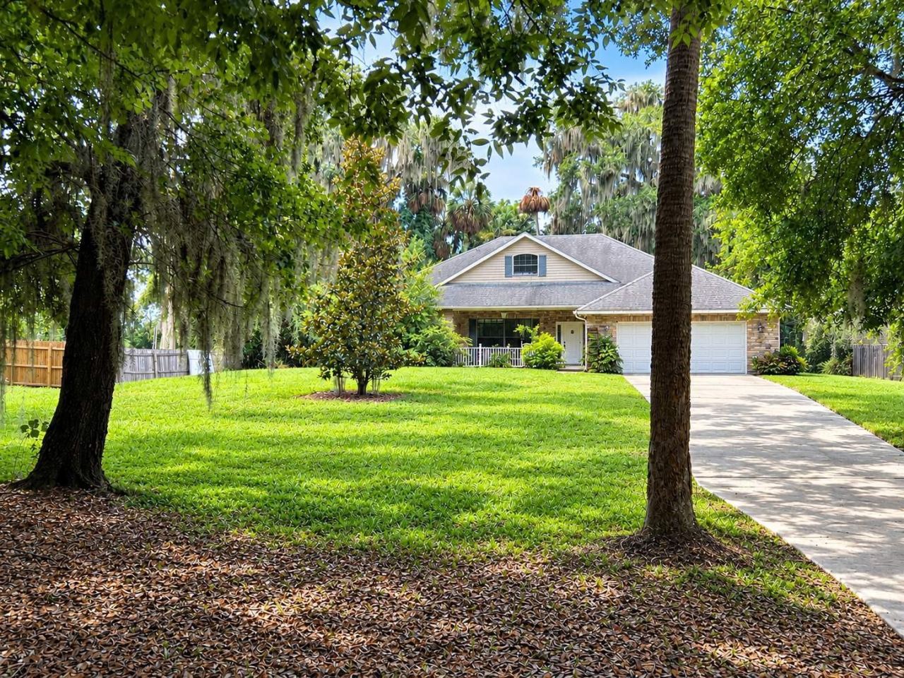 Photo 2 of 349 Magnolia Pl, Debary, FL 32713