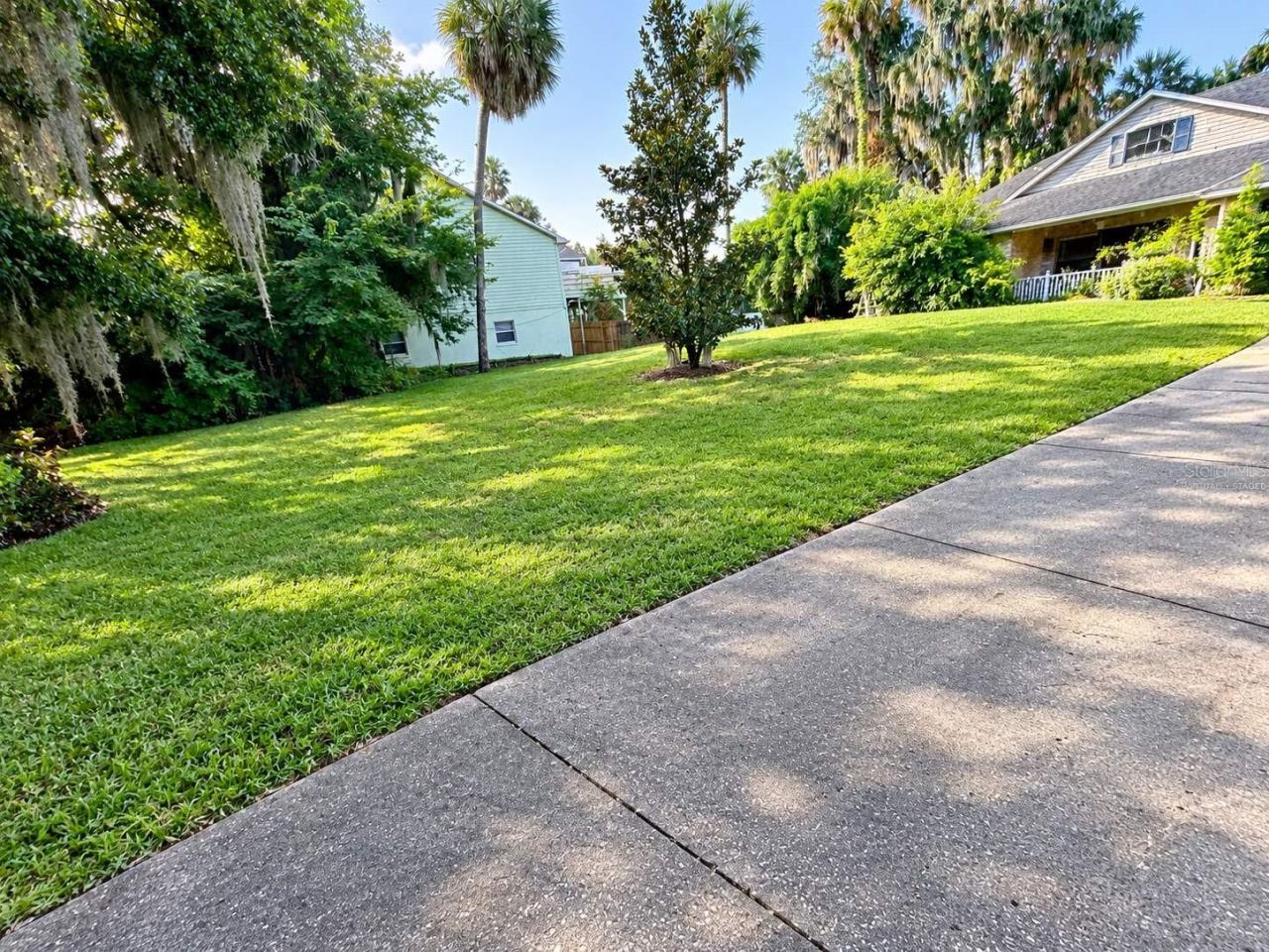 Photo 3 of 349 Magnolia Pl, Debary, FL 32713