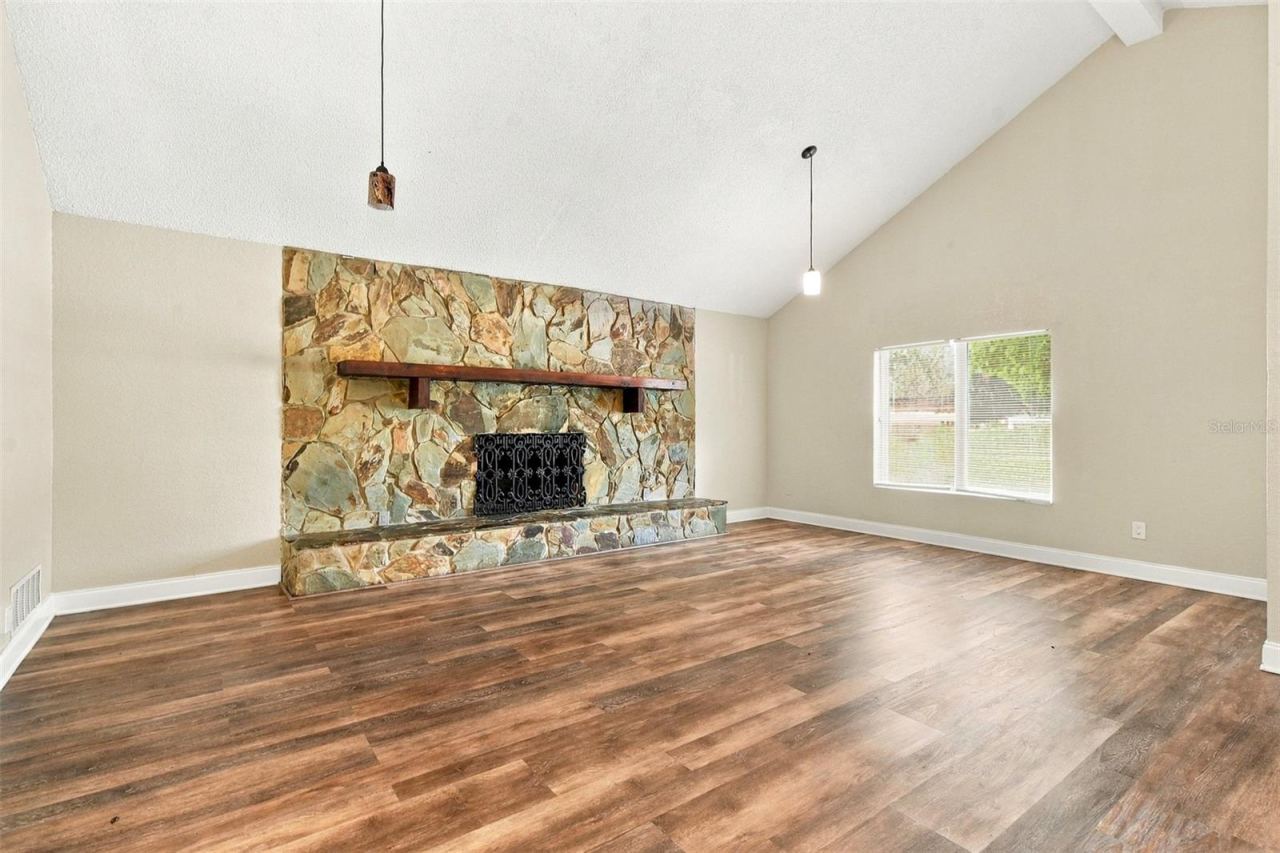 Photo 3 of 1582 Darlington Ave, Deltona, FL 32725