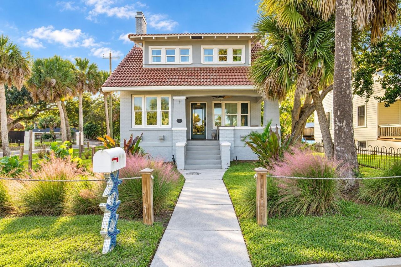 110 S Peninsula Ave, New Smyrna Beach