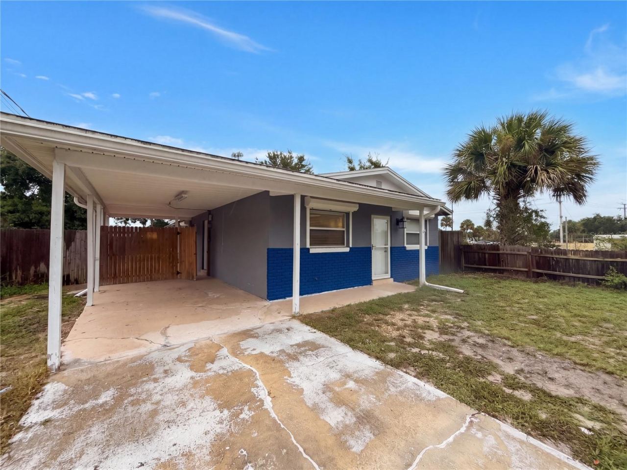Photo 2 of 400 Holly St, South Daytona, FL 32119