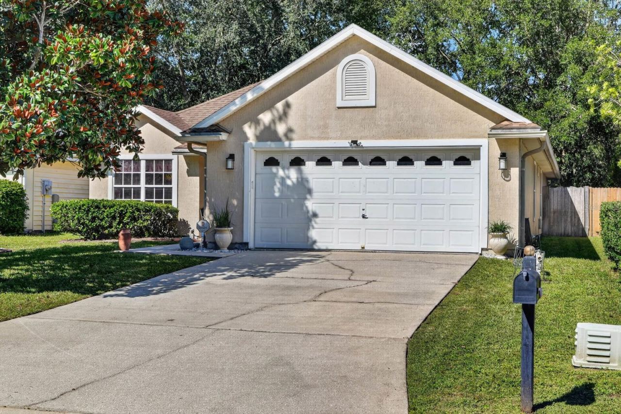 Photo 2 of 717 Mackenzie Cir, St Augustine, FL 32092