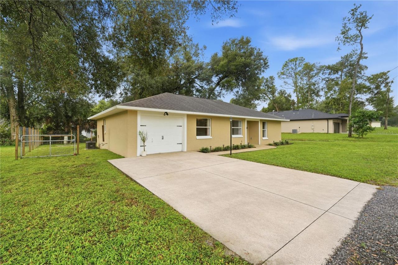 Photo 2 of 1160 7th St, Orange City, FL 32763