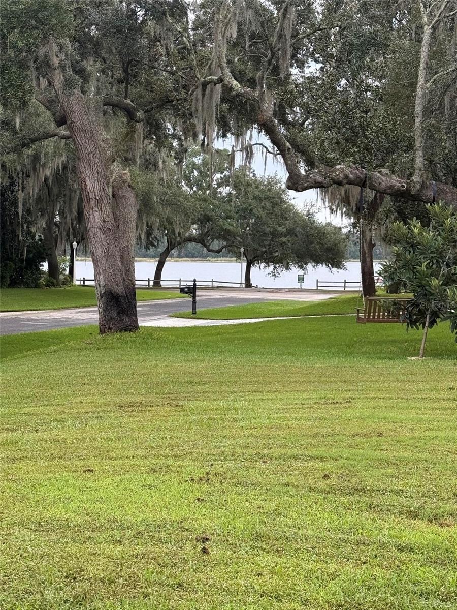 Photo 3 of 804 Lake Dr, Deland, FL 32724