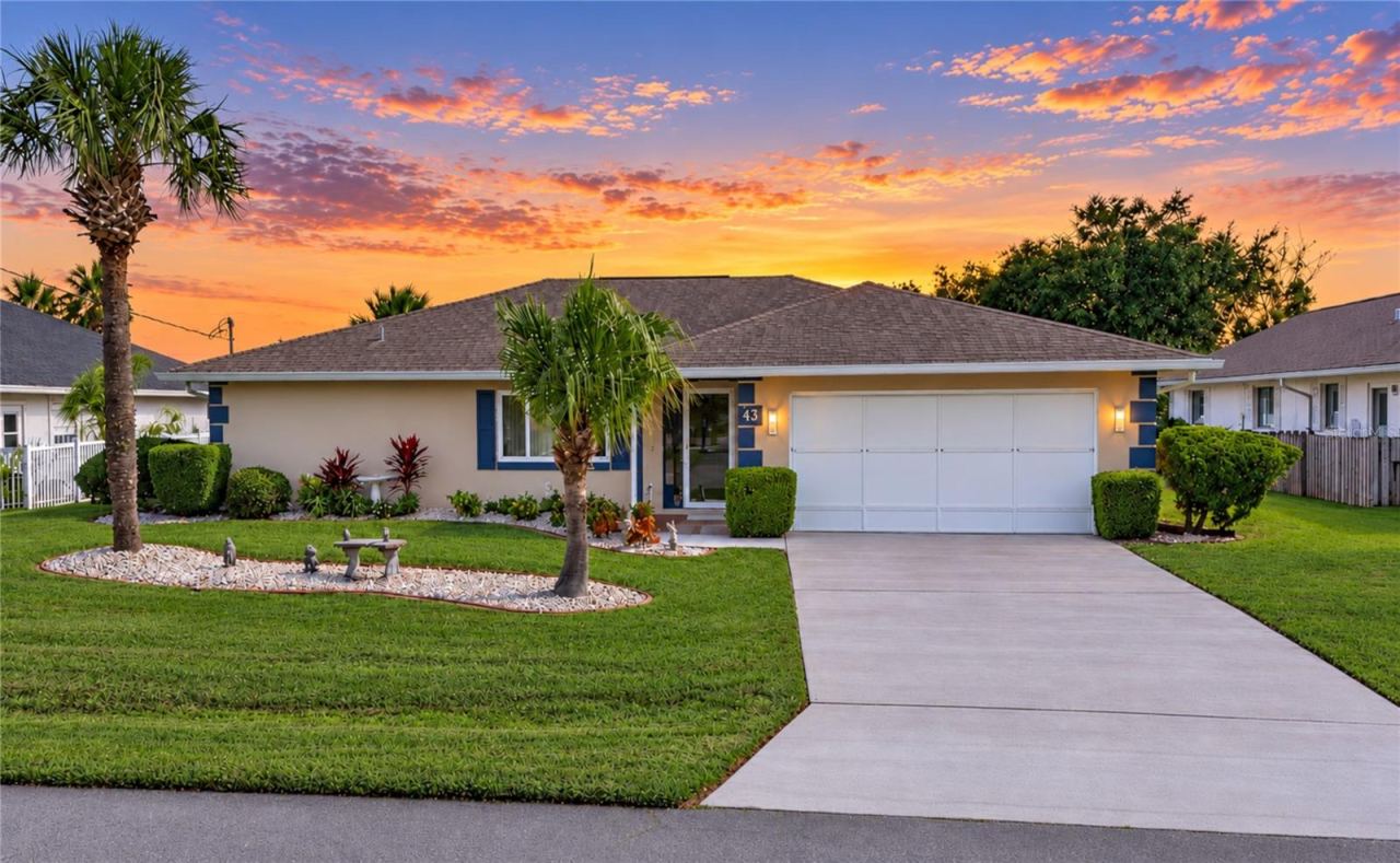 Photo 2 of 43 Christopher Ct, Palm Coast, FL 32137