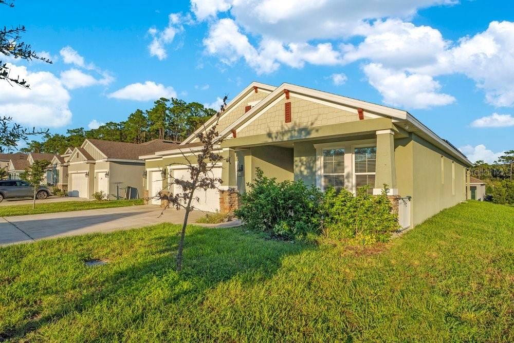 Photo 2 of 560 Shaelyn Pl, Deland, FL 32724
