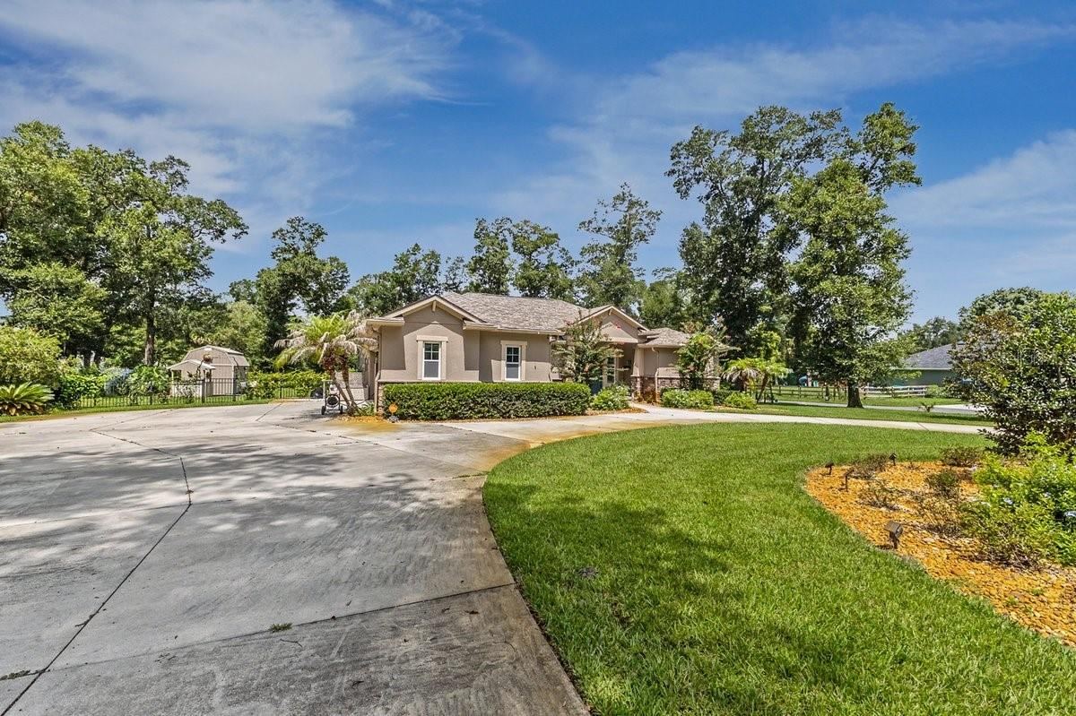 Photo 3 of 1104 N Boston Ave, Deland, FL 32724