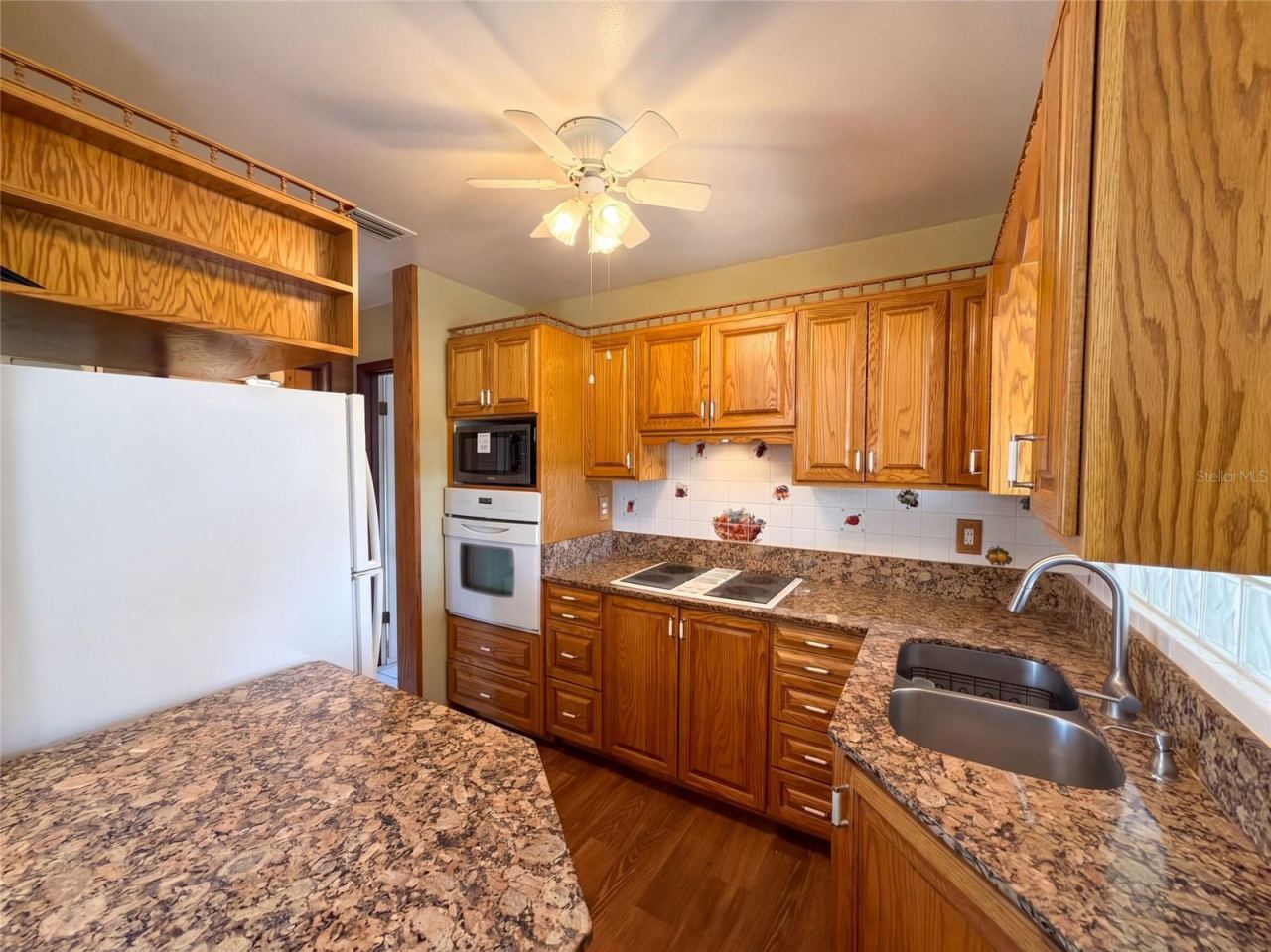 Photo 2 of 813 Halstead St, Deltona, FL 32725