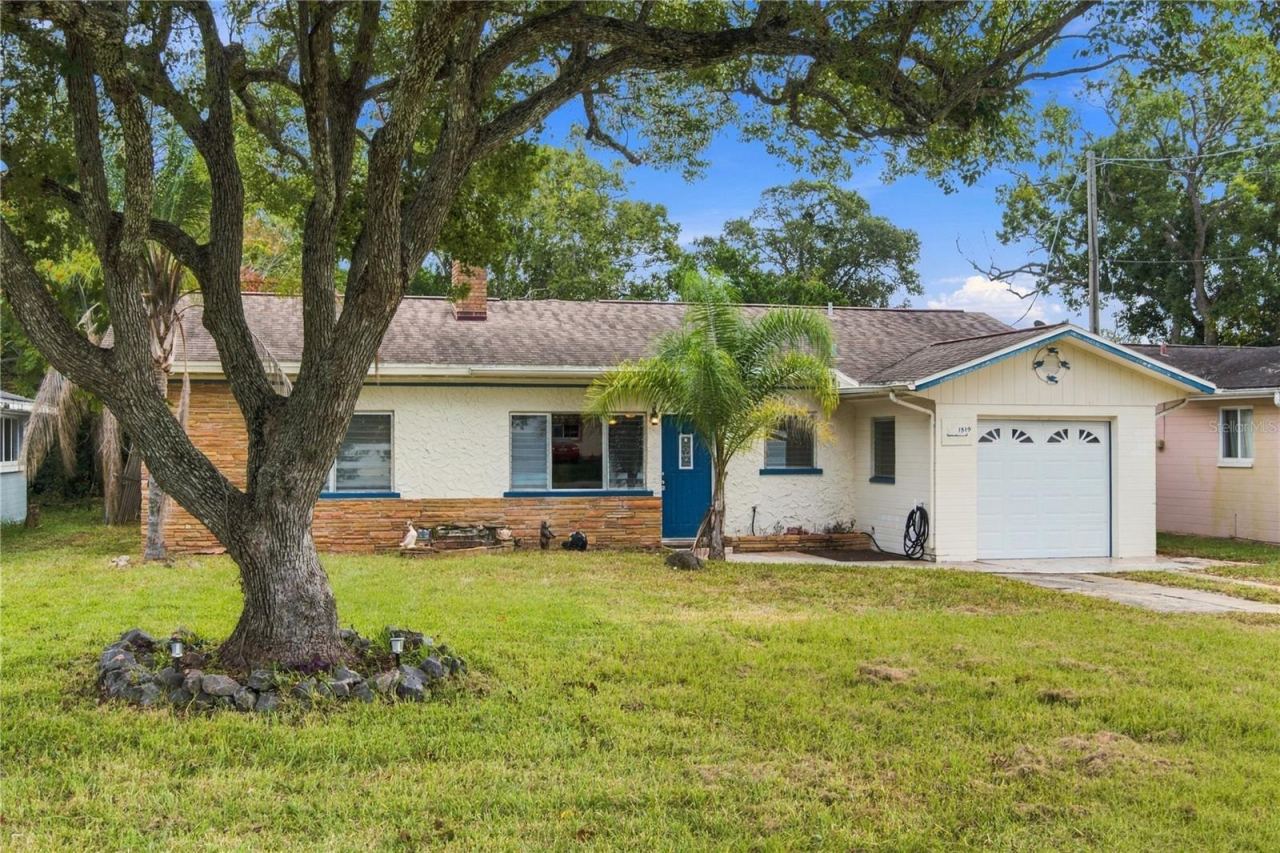 Photo 2 of 1519 Ridge Ave, Holly Hill, FL 32117