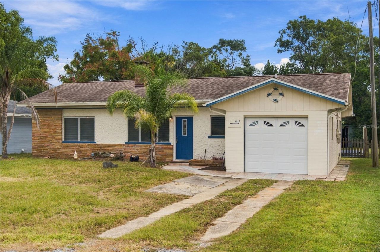Photo 3 of 1519 Ridge Ave, Holly Hill, FL 32117