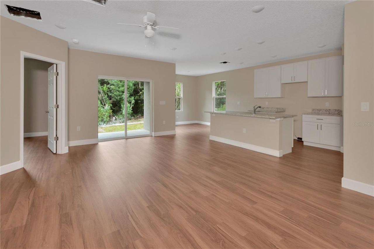 Photo 2 of 114 S Grove St, Deland, FL 32724