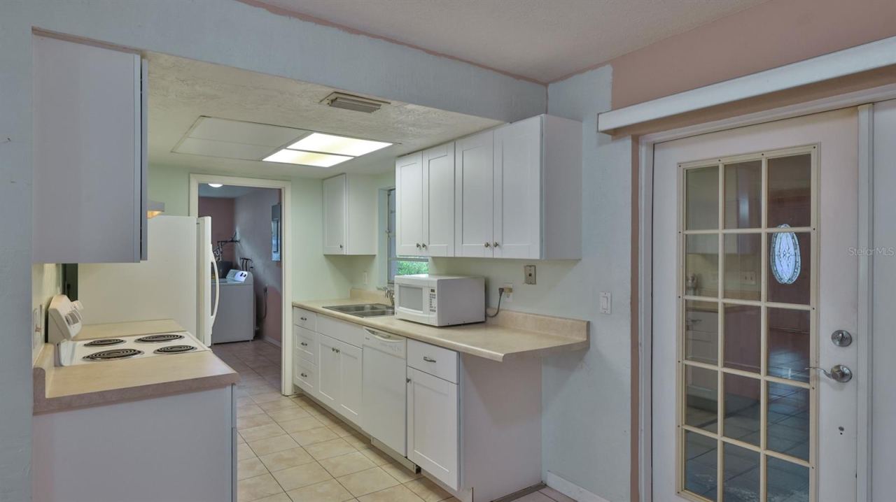 Photo 3 of 2408 Juniper Dr, Edgewater, FL 32141