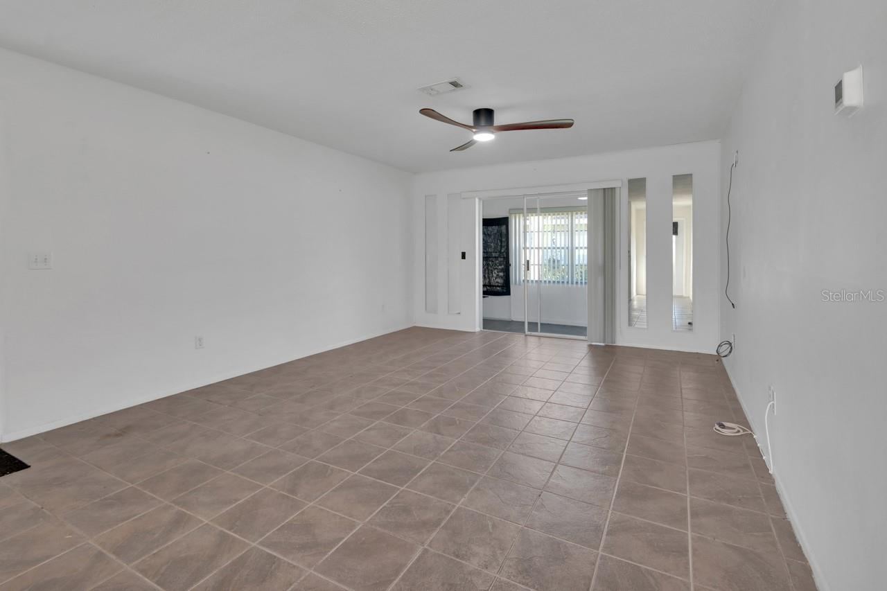 Photo 3 of 205 Elmwood Ave #220, Deland, FL 32724