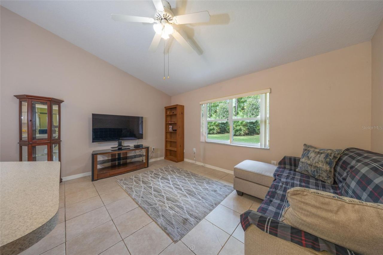 Photo 4 of 52 Bren Mar Ln, Palm Coast, FL 32137