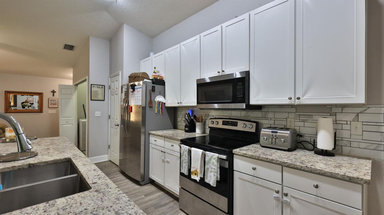 Photo 3 of 1565 Schaub Ave, Orange City, FL 32763