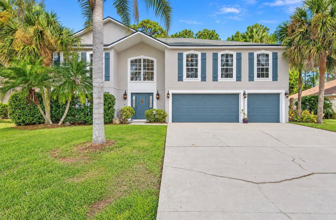 Photo 2 of 75 Putter Dr, Palm Coast, FL 32164