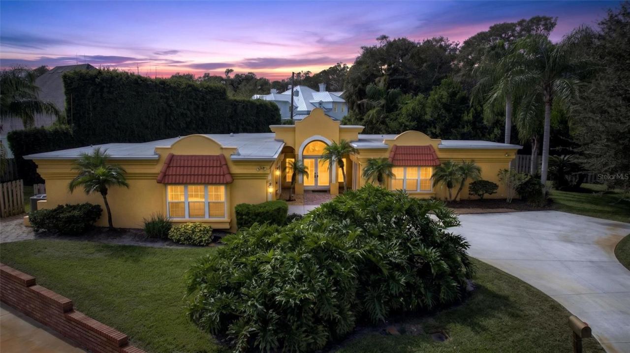 Photo 2 of 30 Bosarvey Cir, Ormond Beach, FL 32176