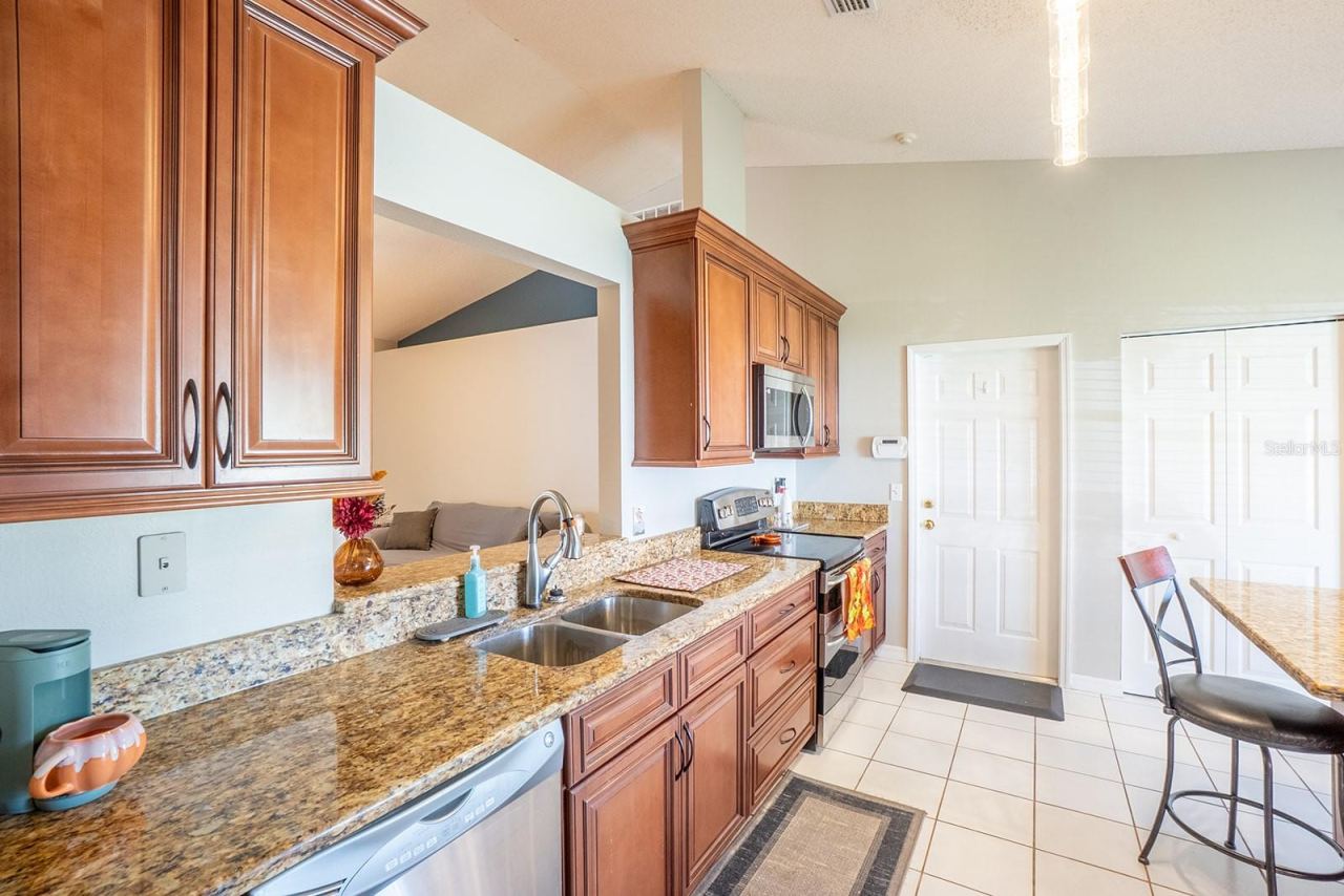 Photo 3 of 21 Emmons Ln, Palm Coast, FL 32164