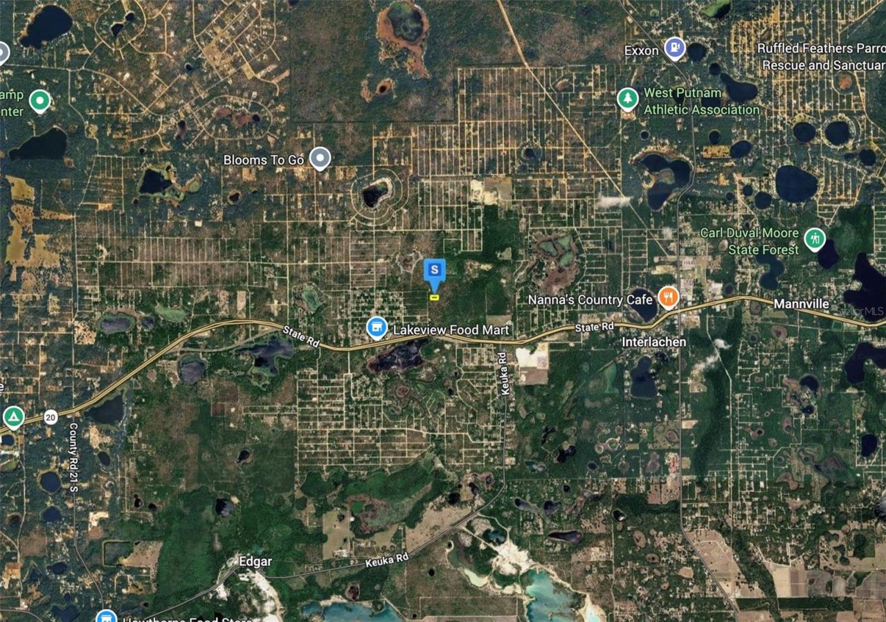 Photo 3 of 240 Park Ave, Interlachen, FL 32148