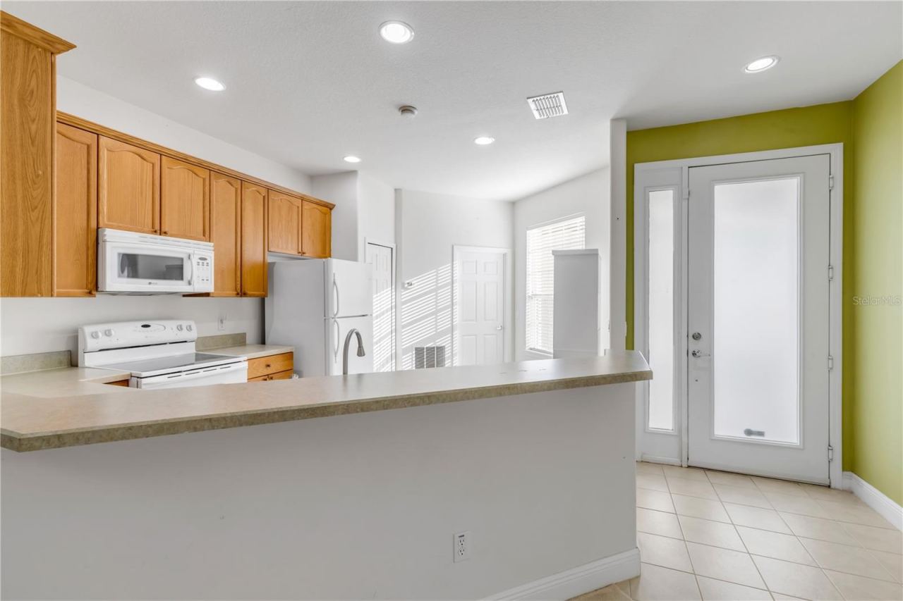 Photo 3 of 116 Bauer Cir, Daytona Beach, FL 32124