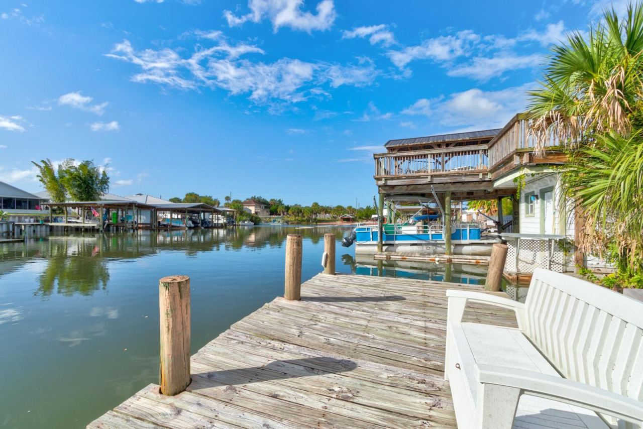 Photo 2 of 127 E Ariel Rd, Oak Hill, FL 32759