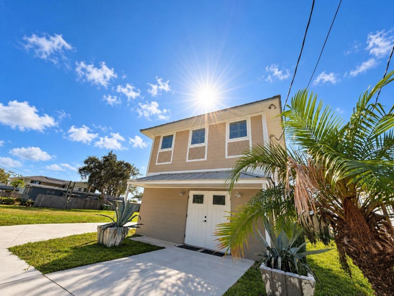 Photo 3 of 127 E Ariel Rd, Oak Hill, FL 32759
