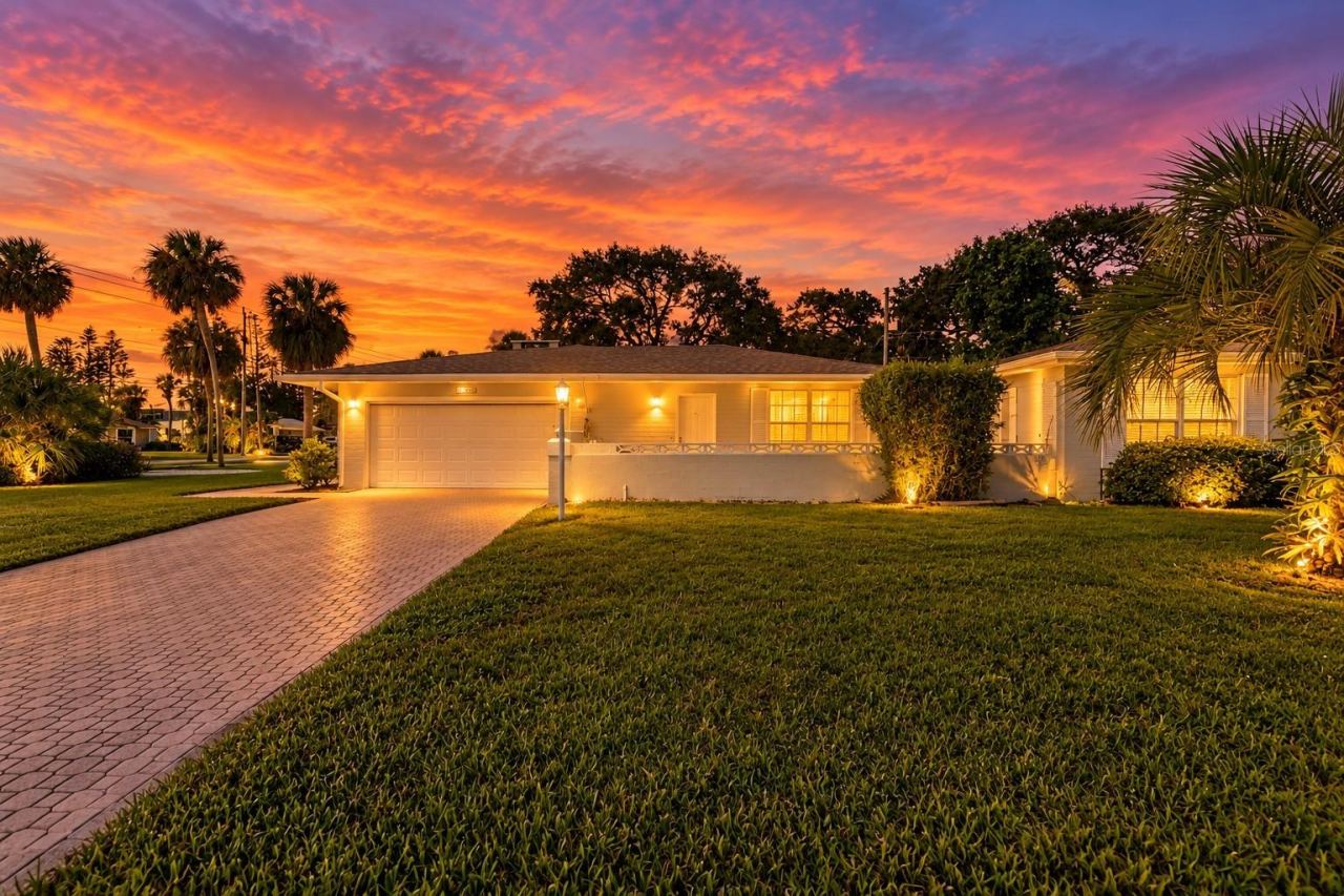 Photo 3 of 1903 John Anderson Dr, Ormond Beach, FL 32176