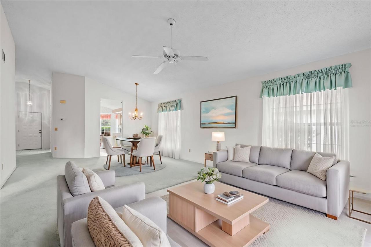 Photo 2 of 245 Glenbriar Cir, Daytona Beach, FL 32114