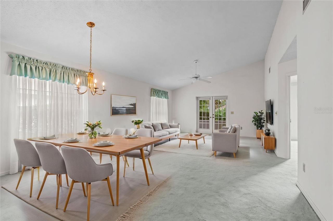 Photo 3 of 245 Glenbriar Cir, Daytona Beach, FL 32114