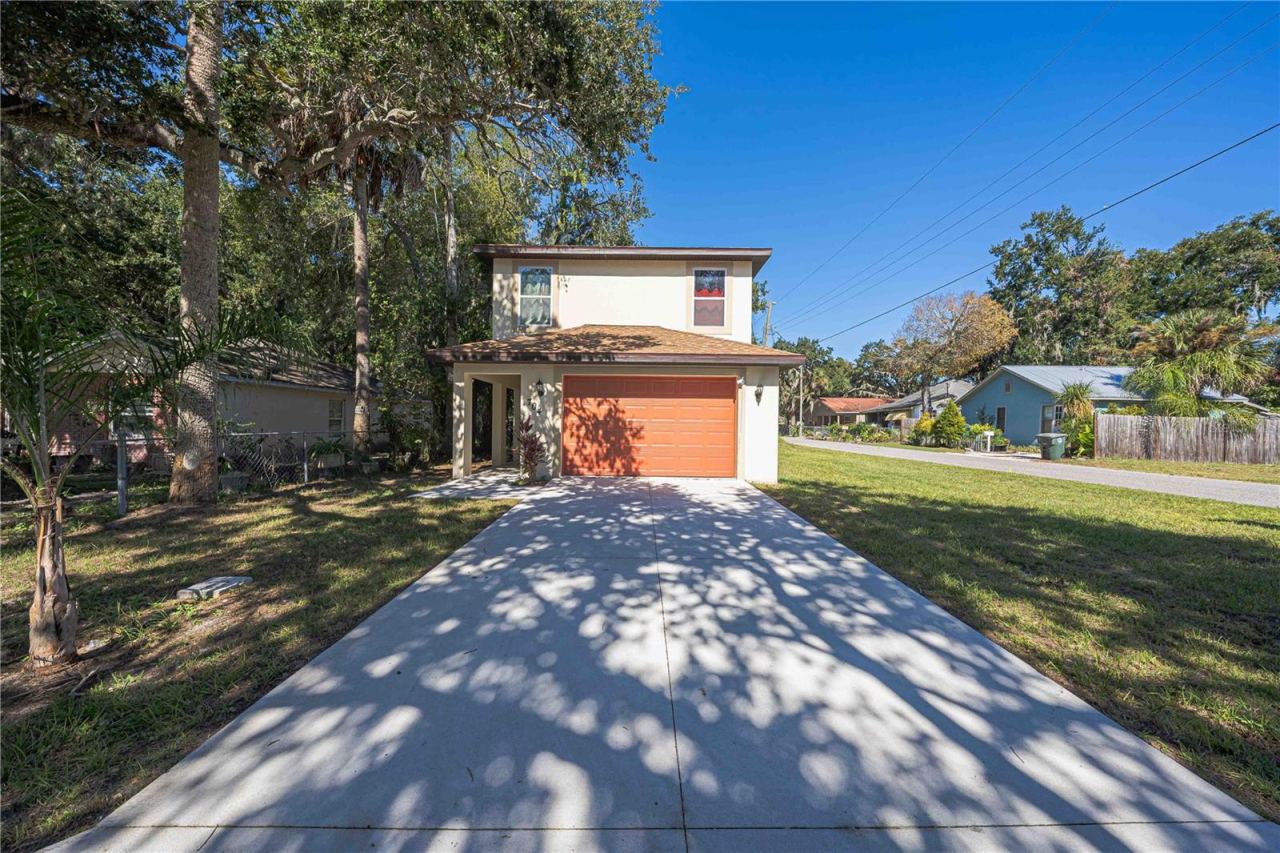Photo 2 of 704 Cedar St, Daytona Beach, FL 32114