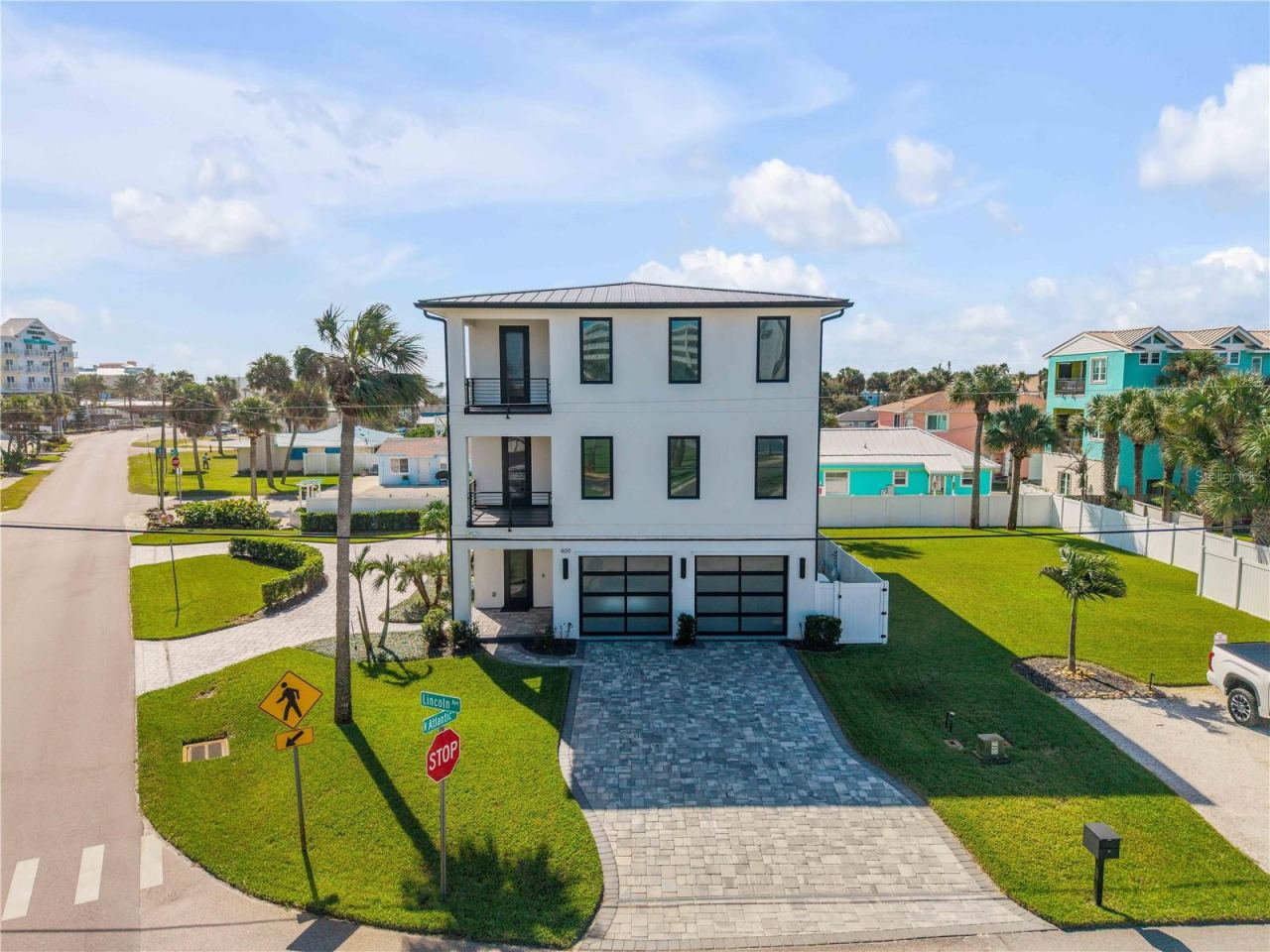 Photo 2 of 409 Lincoln Ave, New Smyrna Beach, FL 32169