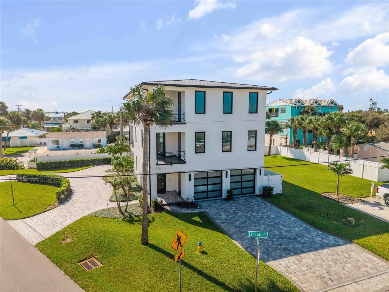 Photo 3 of 409 Lincoln Ave, New Smyrna Beach, FL 32169