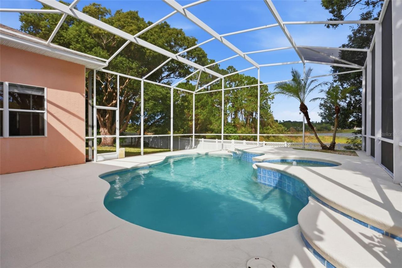 Photo 2 of 226 Alexandra Woods Dr, Debary, FL 32713