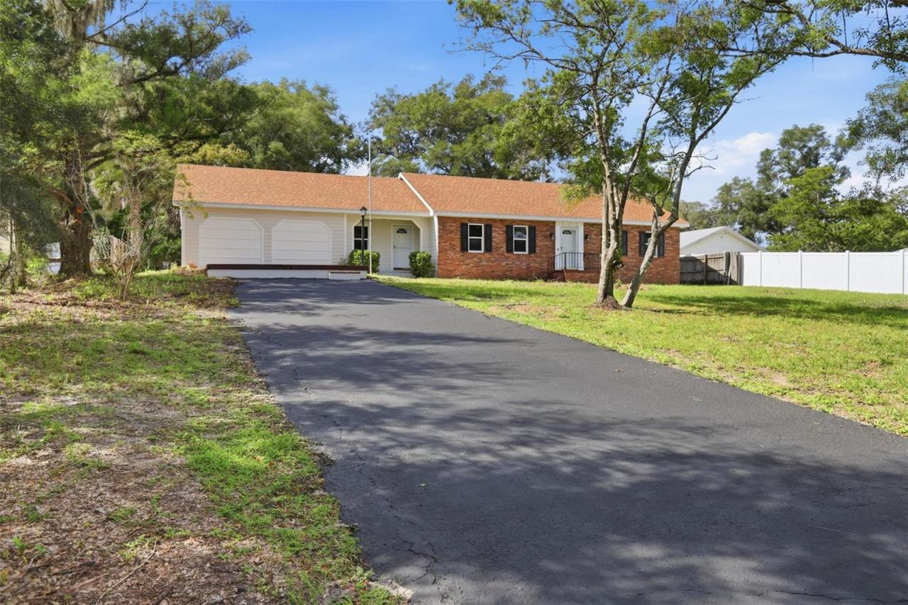 Photo 2 of 2662 Palm Ter, Deland, FL 32720
