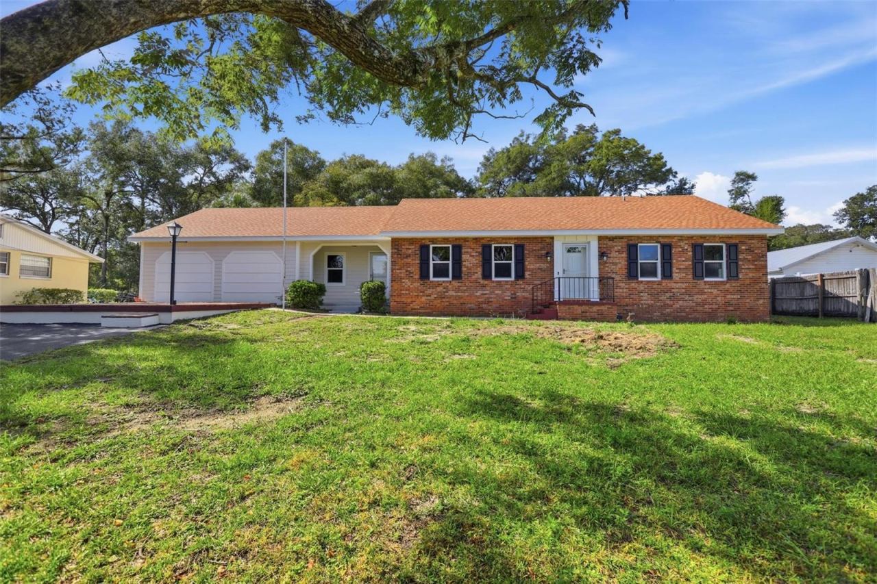 Photo 3 of 2662 Palm Ter, Deland, FL 32720