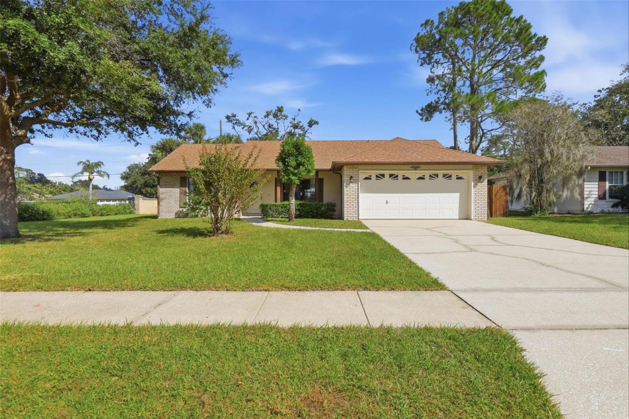 1381 Heather Glen Dr, Deland, FL 32724